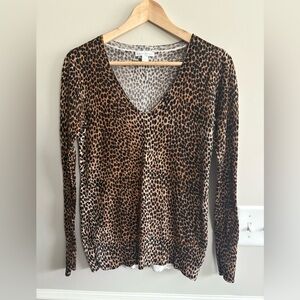 New York & Company long sleeve V-neck animal print brown top Small